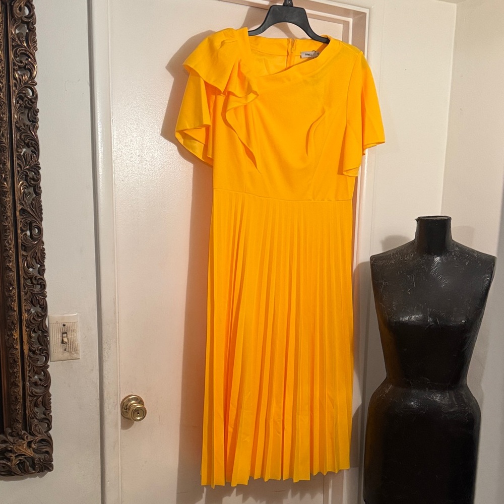 Aomei Chic Yellow Midi  Dress